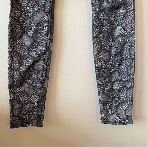 7 for All Mankind-Mid Rise Holiday Skinny Jeans (Size:27) - Picture 7 of 12
